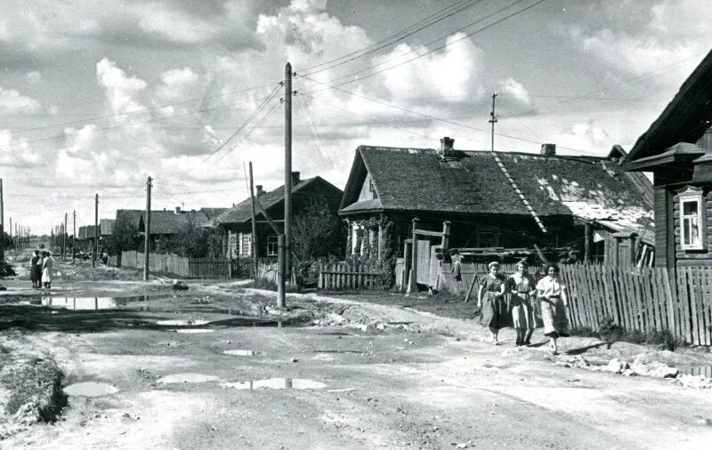 1956 год в россии. Улица Кравченко Череповец. Череповец 1956 года. Полевая Череповец улица Череповец. Улица Полевая.