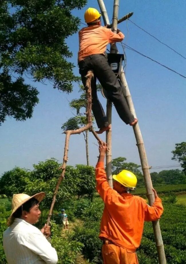 Электрик юмор. Анекдот про электричество. Приколы про электриков. Смешной электрик. Прикольно про электрика.