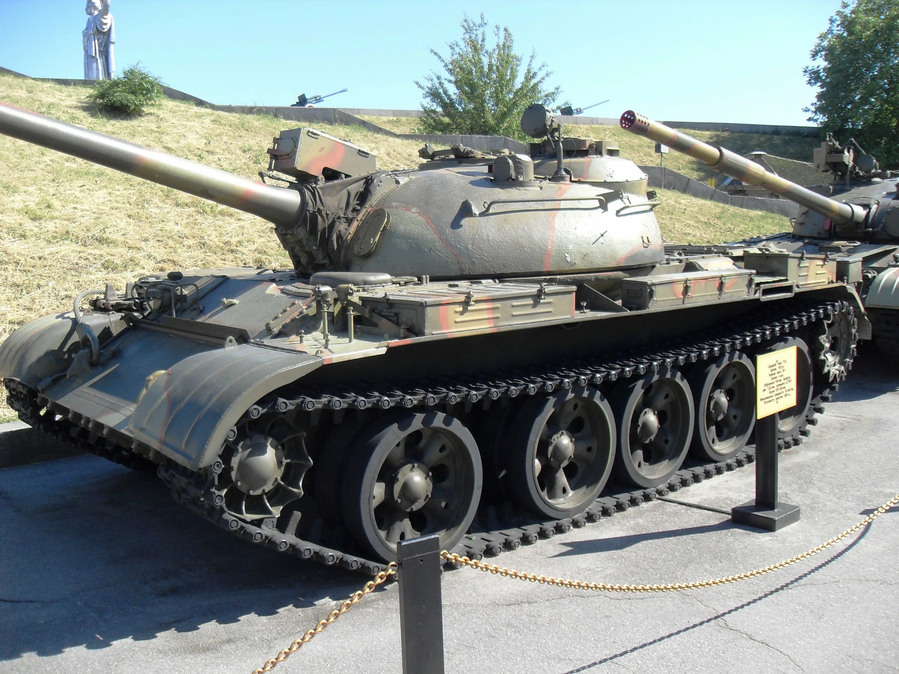 Пр т 55. Танк т-55. Т-55 средний танк. Танк т-55 Википедия. Танк т 55мв.