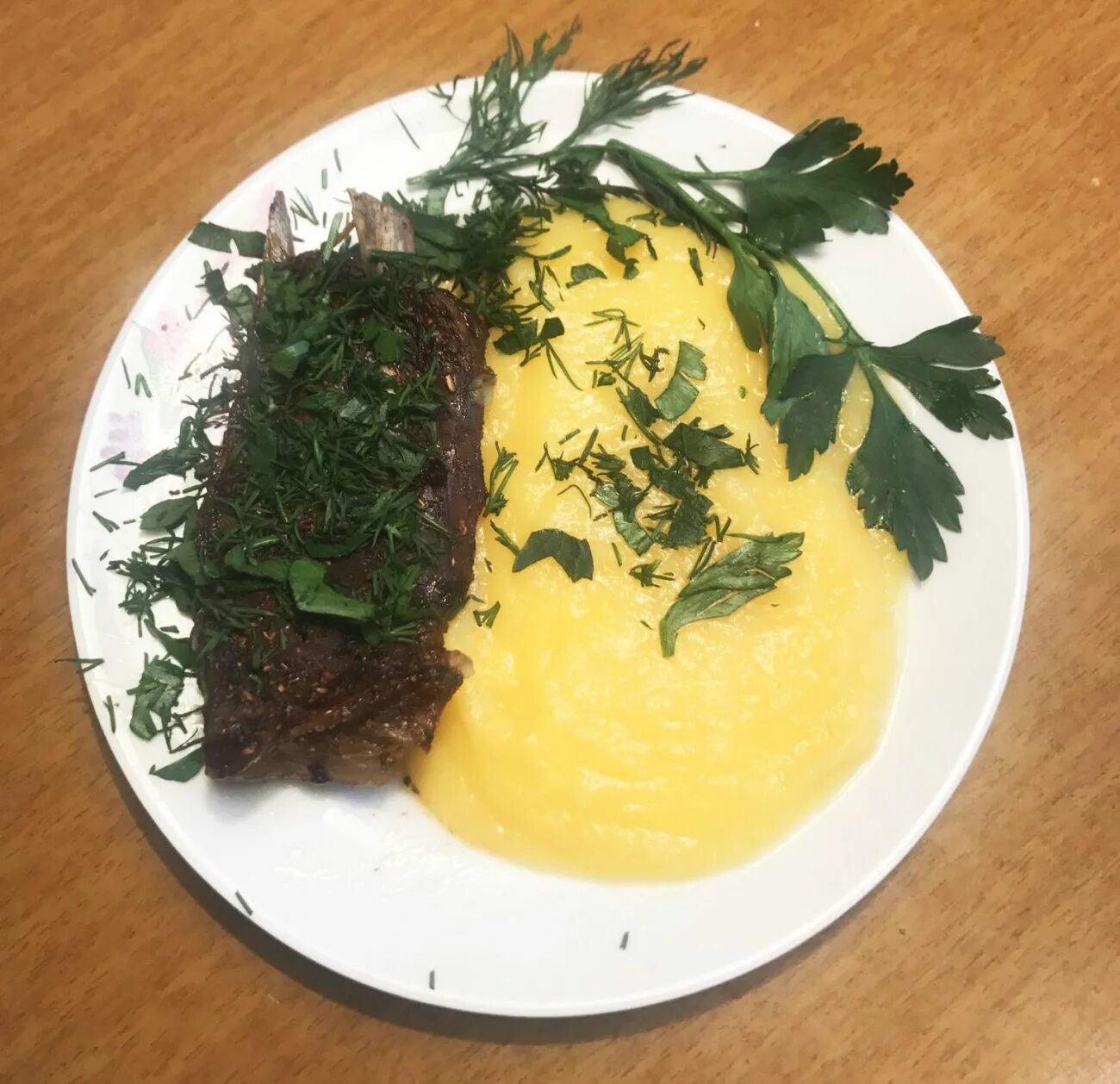 Пюре из картофеля и тыквы. Картофельно тыквенное пюре. пюре из тыквы и картофеля. тыквенное пюре на гарнир. тыквенное пюре с котлетой.