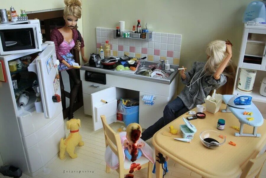 Кукла барби в коммуналке. Барби мэриэл клэйтон. Барби мэриэл клэйтон. Тайная жизнь барби мэри клейтон. Жизнь куколок.