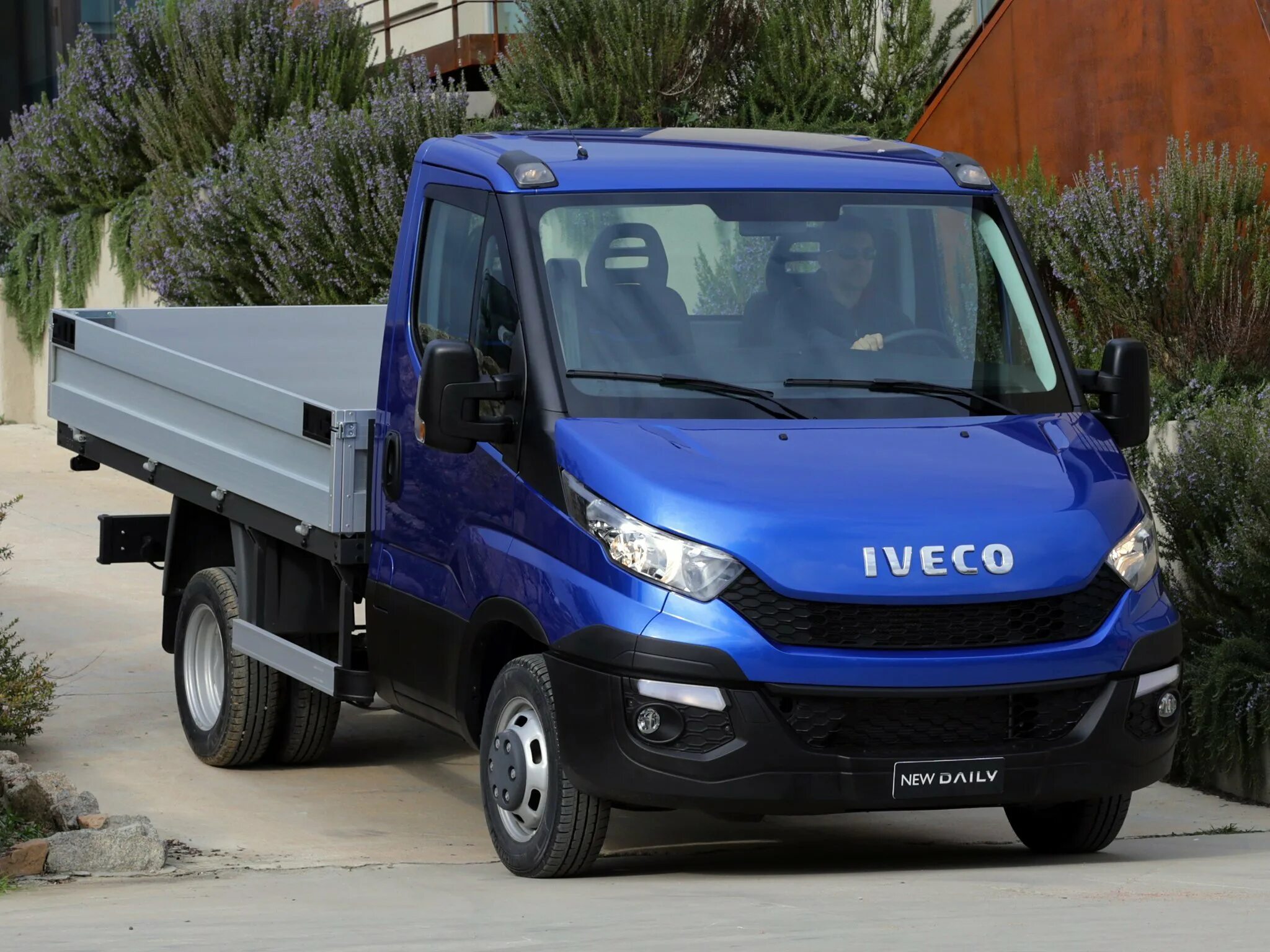 Грузовик Ивеко Дейли. Малотоннажный грузовик Ивеко. Iveco Daily 6. Автомобиль Ивеко Дейли грузовой. Машина дав производитель