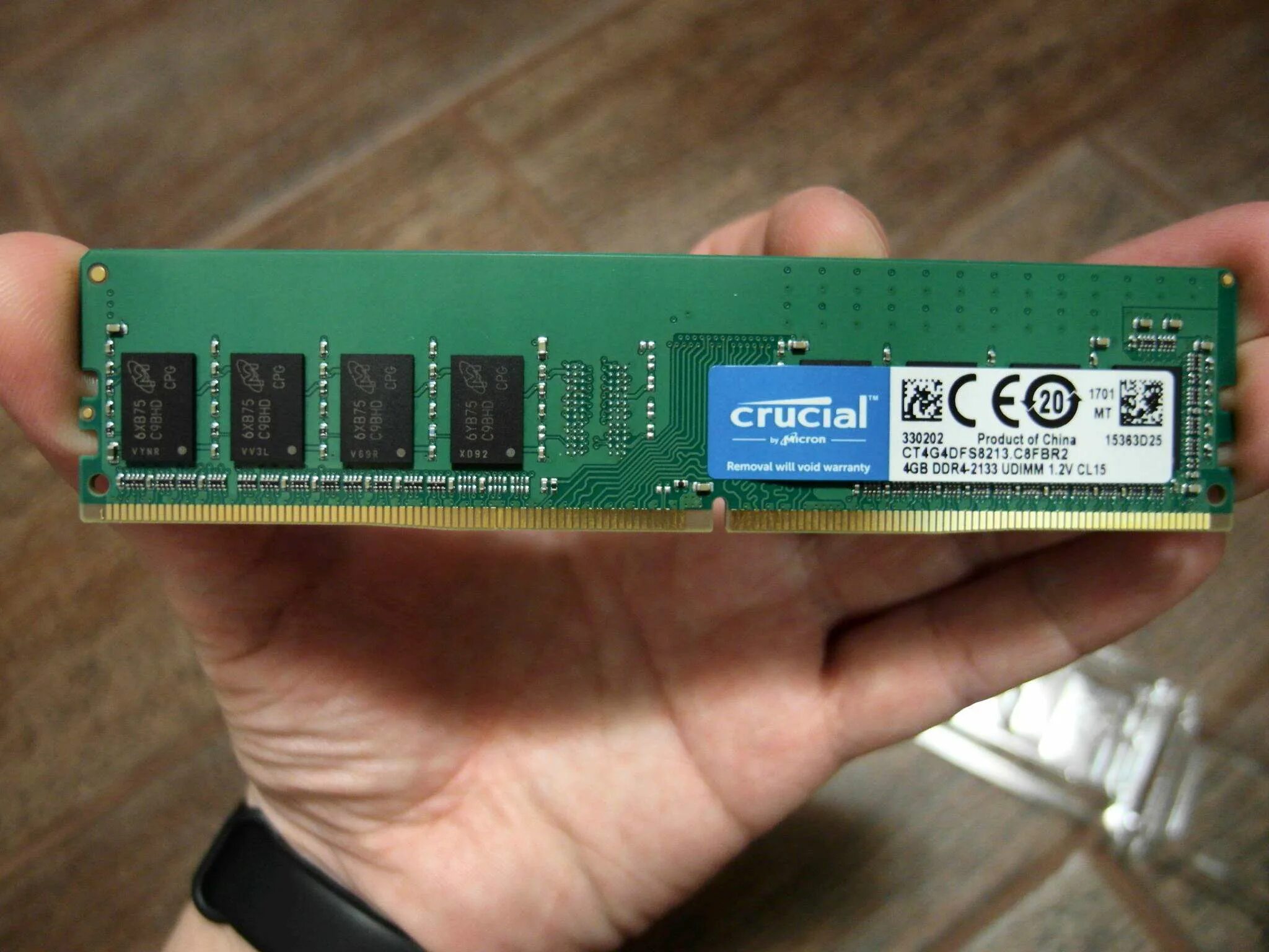 Оперативная память ddr 8. Оперативная память crucial 8 ГБ ddr4. Crucial ddr4 4gb. DDR 4gb crucial. Оперативная память crucial 4 ГБ ddr4.
