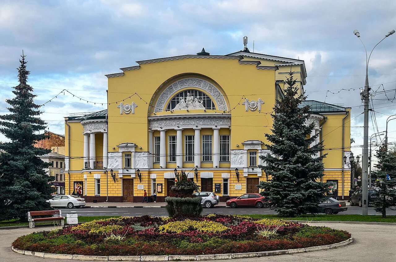 Где театр волкова. Ярославский Академический драматический театр имени ф.г.Волкова. Театр Волкова Ярославль. Театр драмы ф Волкова Ярославль. Театр фёдора Волкова в Ярославле.