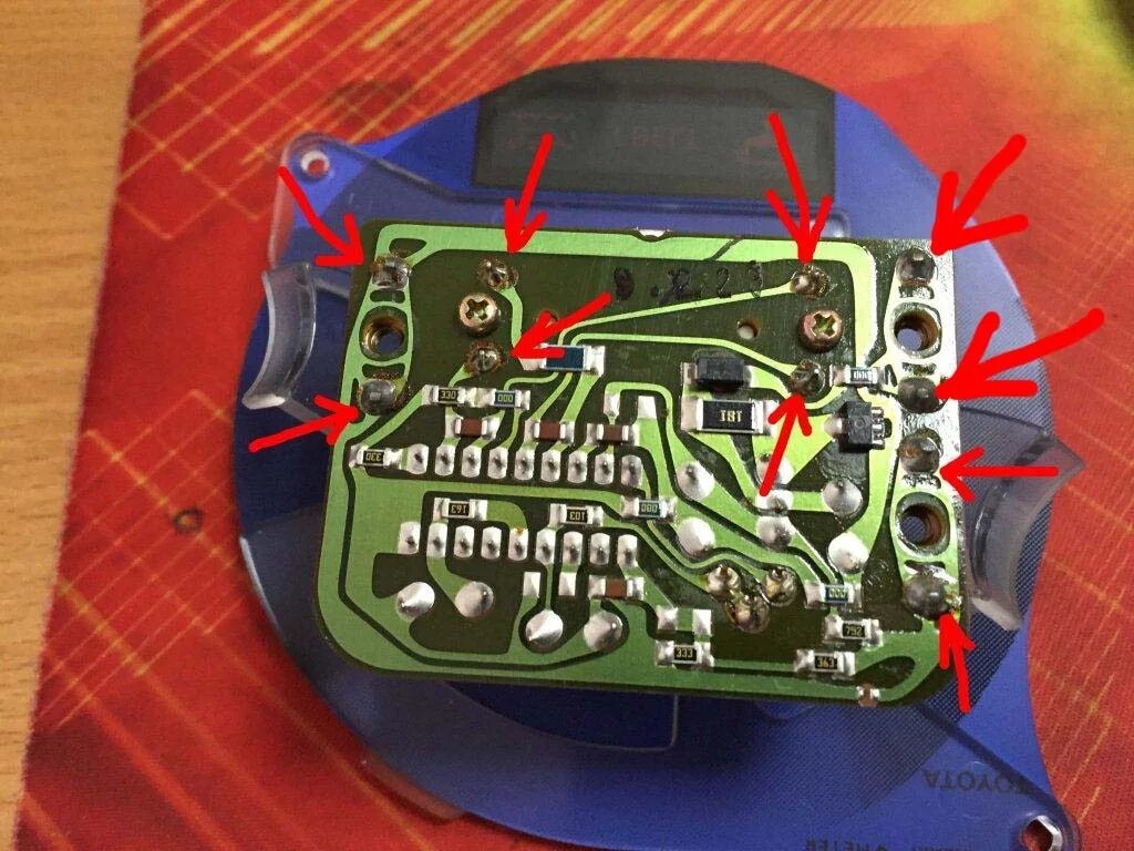Неисправности тахометра. Тахометр Тойота Прадо 120. Тахометр Прадо 90. Тахометр на Тойота ленд Крузер 80. Передохналител тахометр Toyota Land Cruiser 2002.