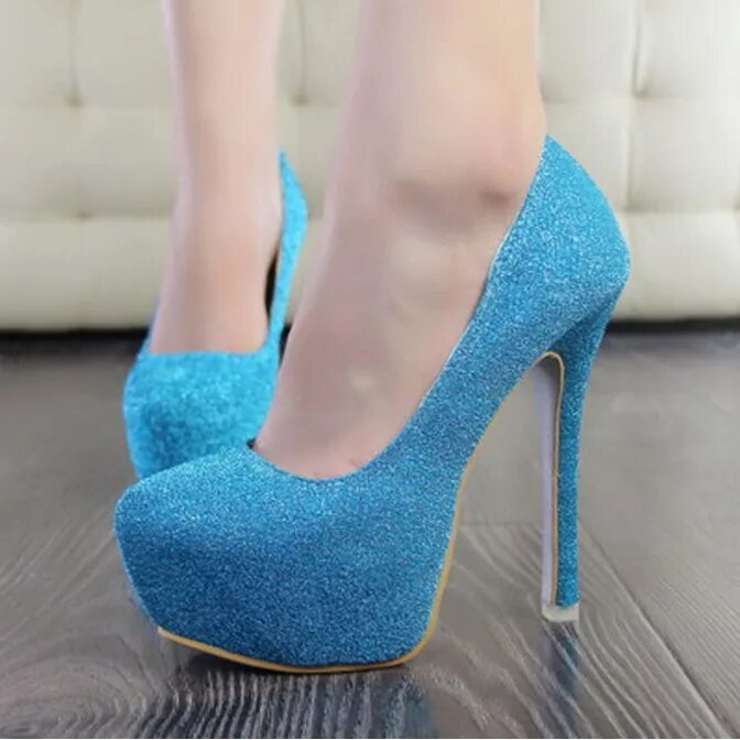 Голубая женская обувь. Голубые туфли. Голубые туфли на каблуке. Голубые туфли на высоком каблуке. Туфли голубого цвета на каблуке.