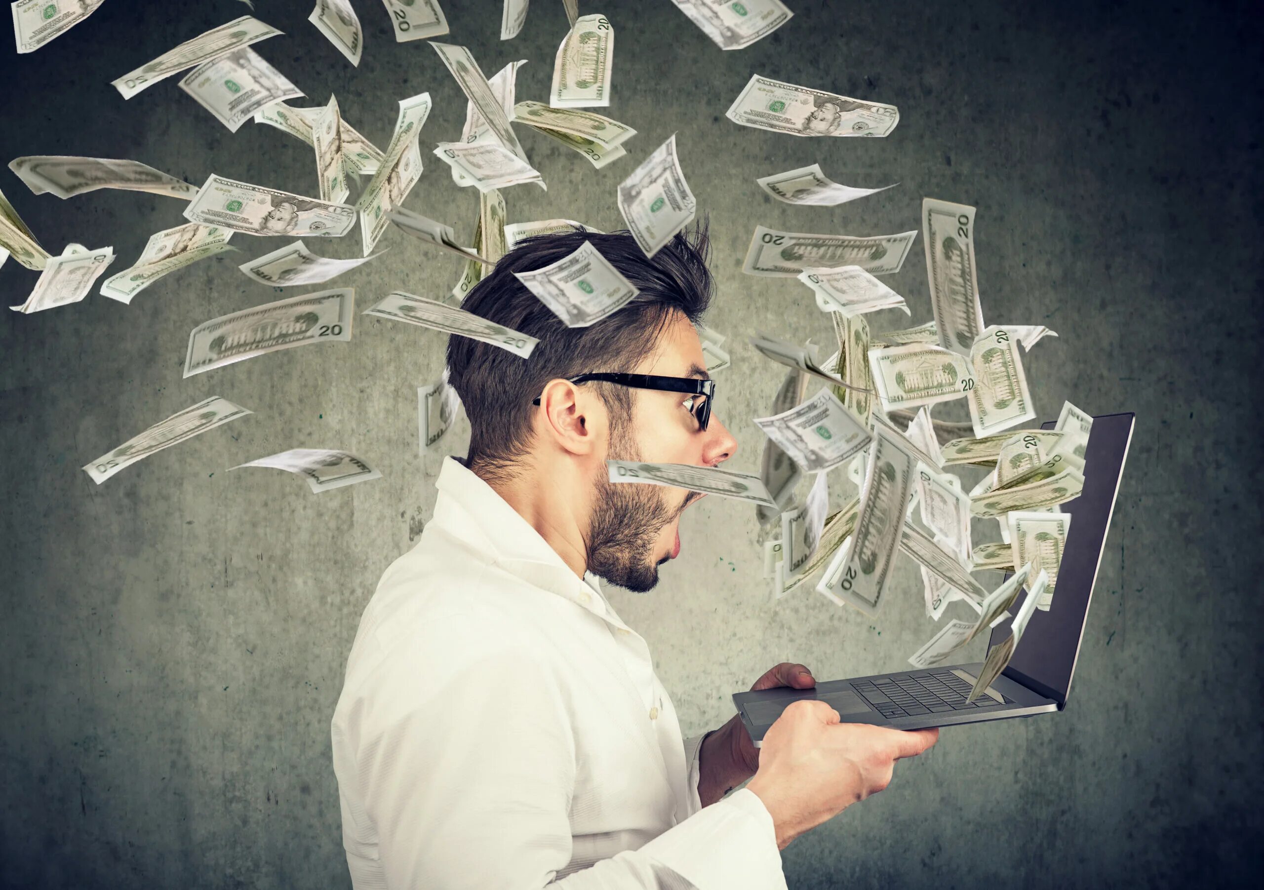 They a lot of money because. It деньги. Компьютер и деньги. Обои make money. Отражение денег.