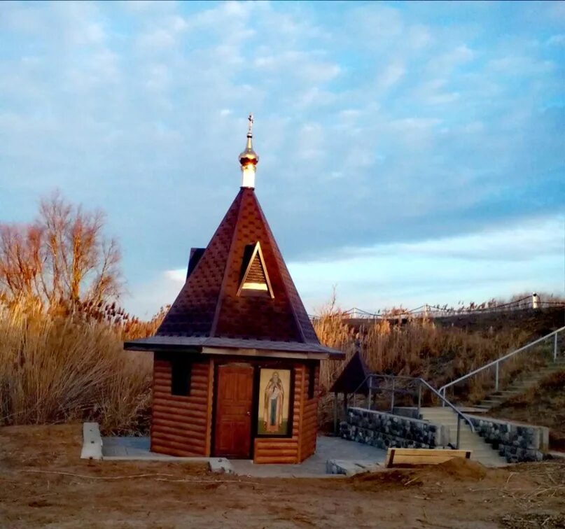 Бутырки саратовская область. Святой источник село Семеновка Федоровского района. Село Семеновка Саратовская область Федоровский район. Источник Сергия Радонежского. Семеновка Федоровский район Саратовская область купель.