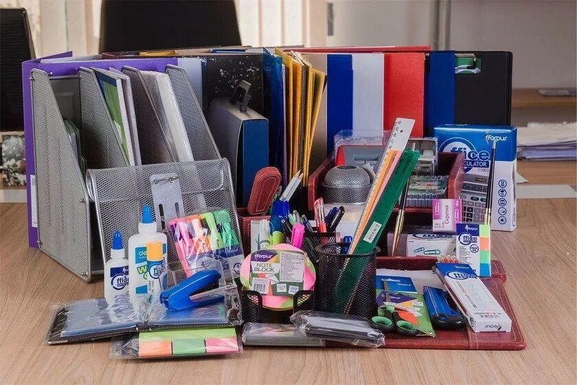 новые канцтовары. канцелярские принадлежности для школы. школьные принадлежности. школьная канцелярия. Asmar подставка канцелярская.