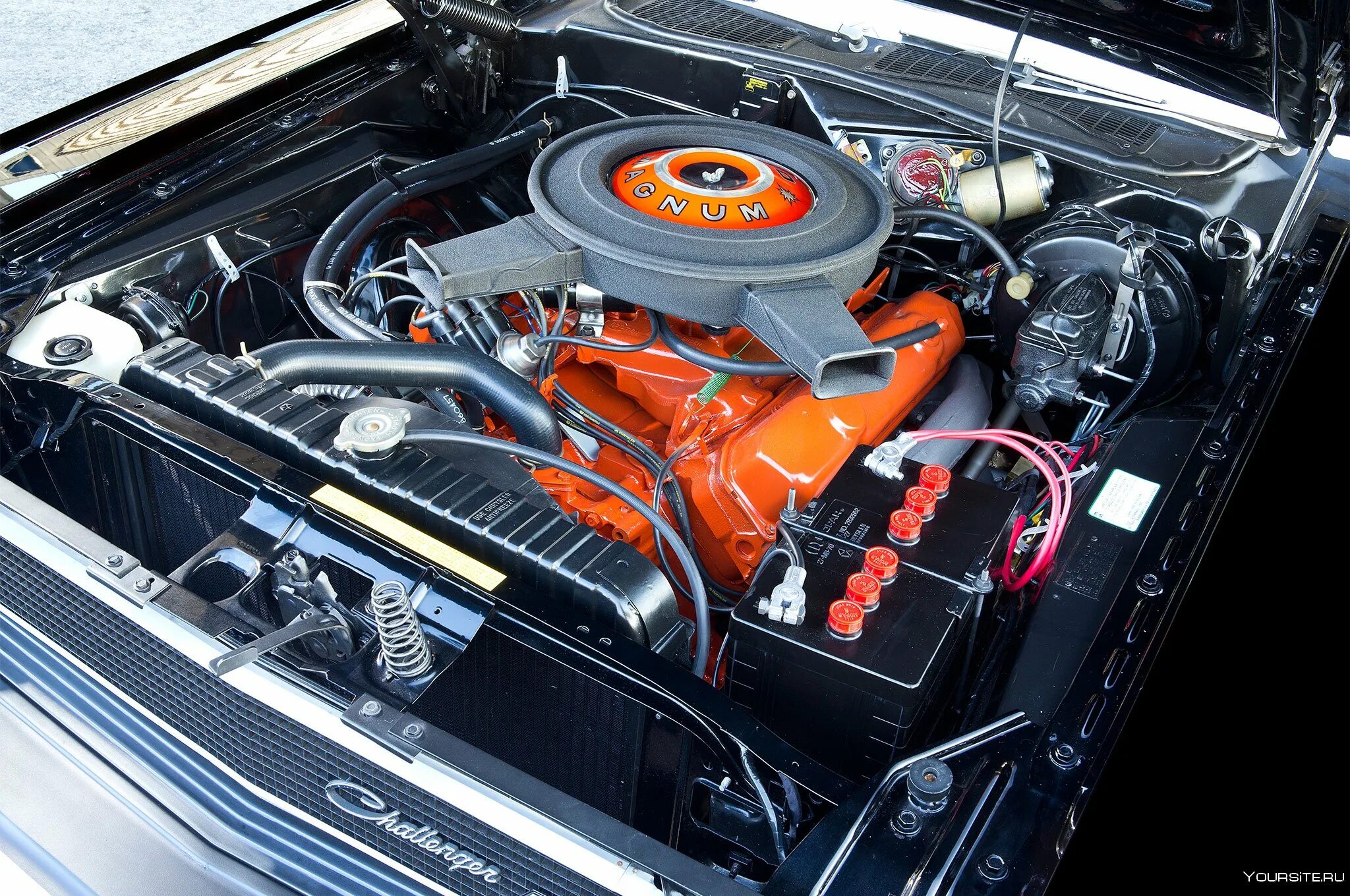 Додж челленджер двигатель. Dodge Challenger 1970 двигатель. Додж Челленджер 1969. Додж Челленджер 1969 двигатель. Dodge Challenger 440 v8.