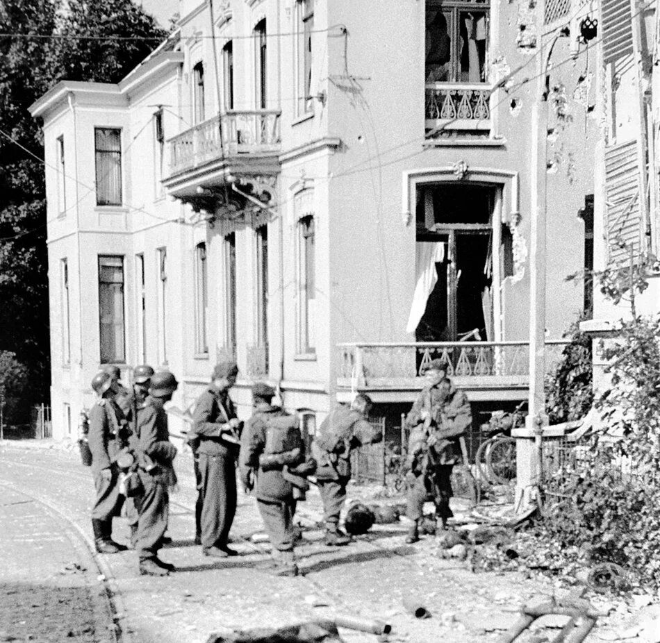 Операция маркет гарден фото. Битва в хюртгенском лесу 1944. Операция гарден. Маркет гарден 1944. Операция гарден.