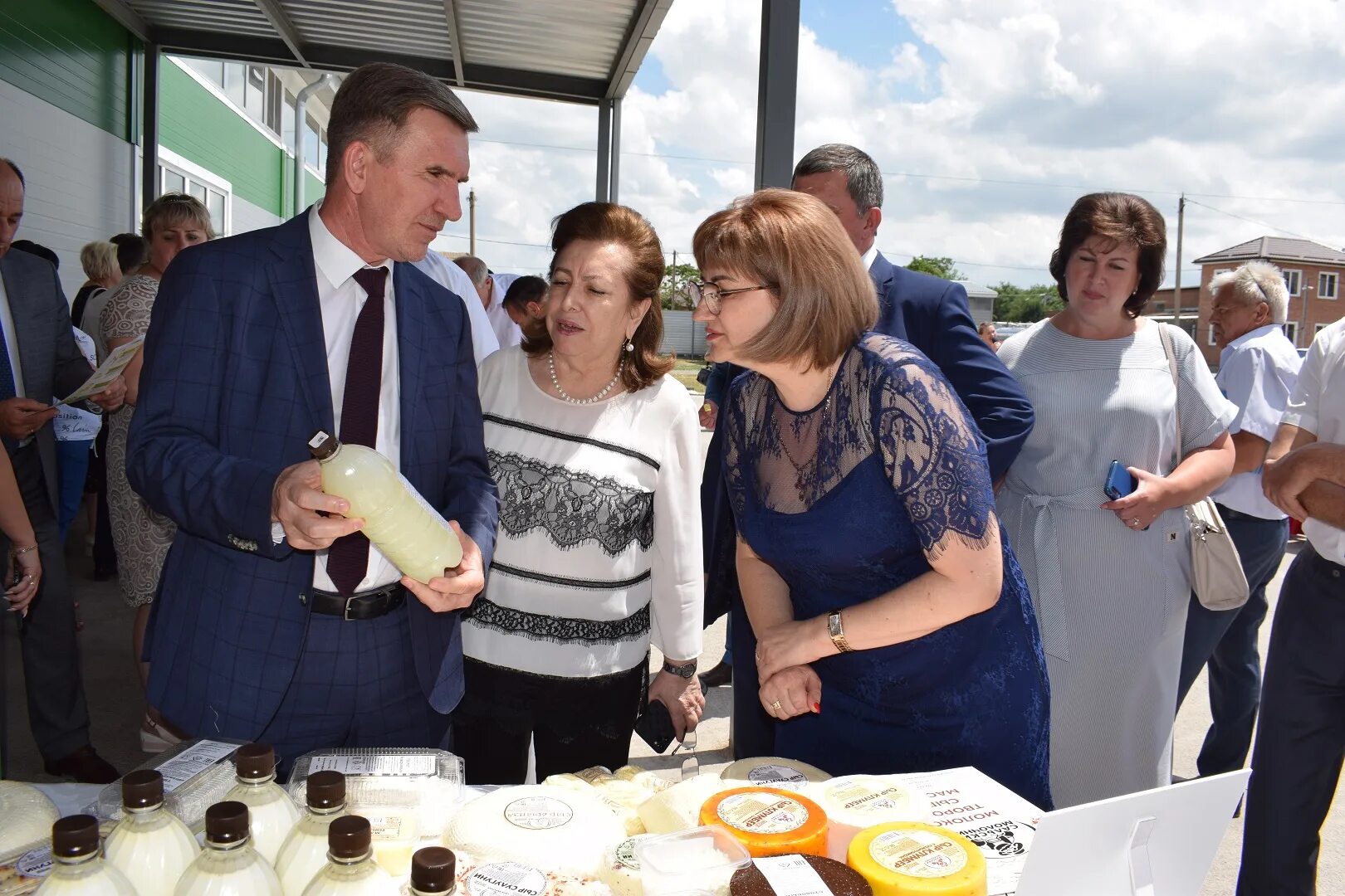 Сальские новости сальске. Сальский молочник Сальск. Молочная продукция Сальска. Молочный завод город Сальск. Сальское молоко.