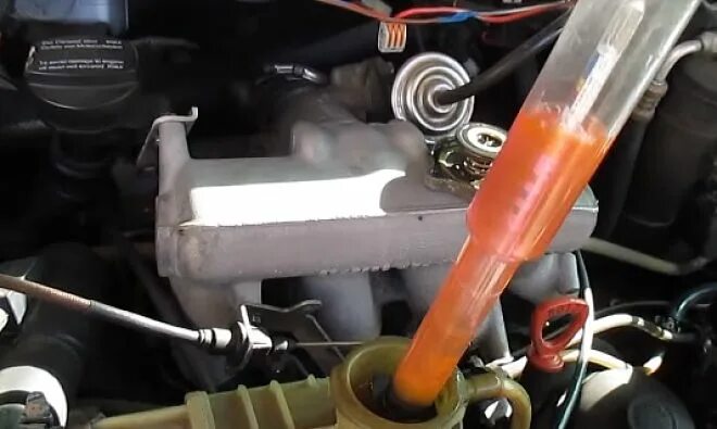 Тестер газов в системе охлаждения. Как замерить антифриз. Давление в системе охлаждения автомобиля. Прибор для проверки антифриза на замерзание. Как замерить антифриз.