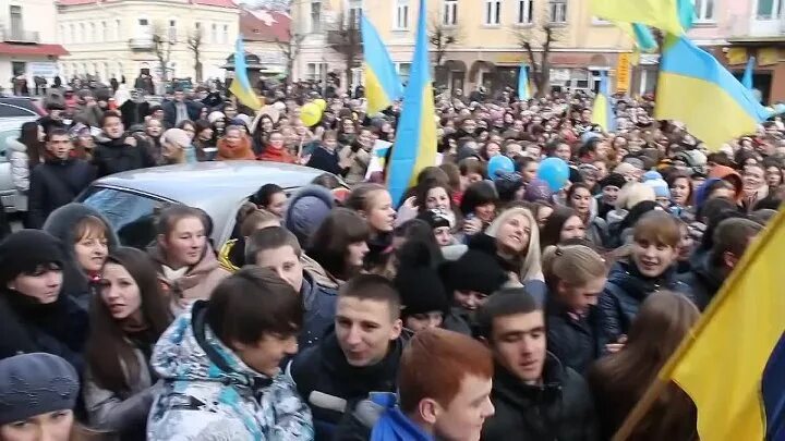 Майдан 2014 москаляку на гиляку. Москаляку на гиляку в киеве майдан. Украина москаляку на гиляку. Лозунг москаляку на гиляку. Майдан 2014 москаляку на гиляку.