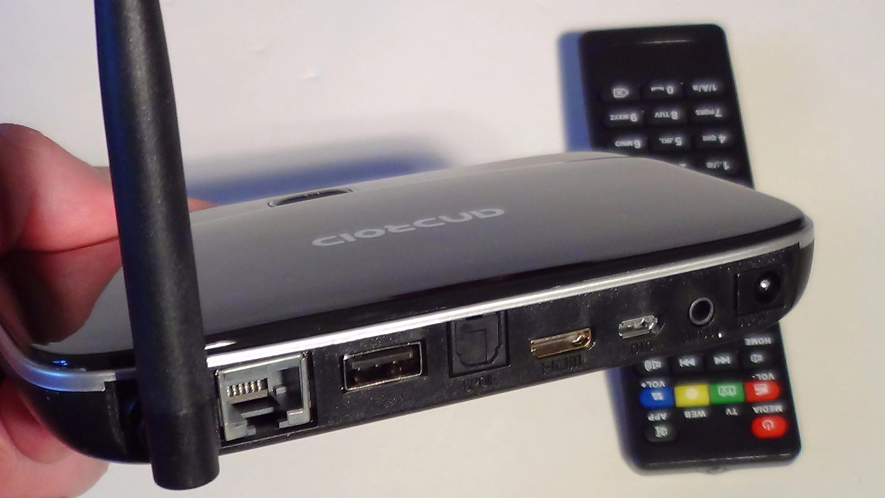 Фай к телевизору. Смарт ТВ приставка, USB модем. Приставка к телевизору андроид q7. Смарт-ТВ приставка для телевизоров Android самсунг. Смарт приставка для телевизора rx90.