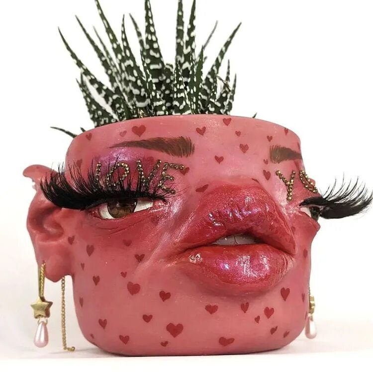 Сумасшедшие предметы. Безумные вещи. Wheres my basement dwelling. Безумные широко открытые глаза. Общественный туалет в индии.