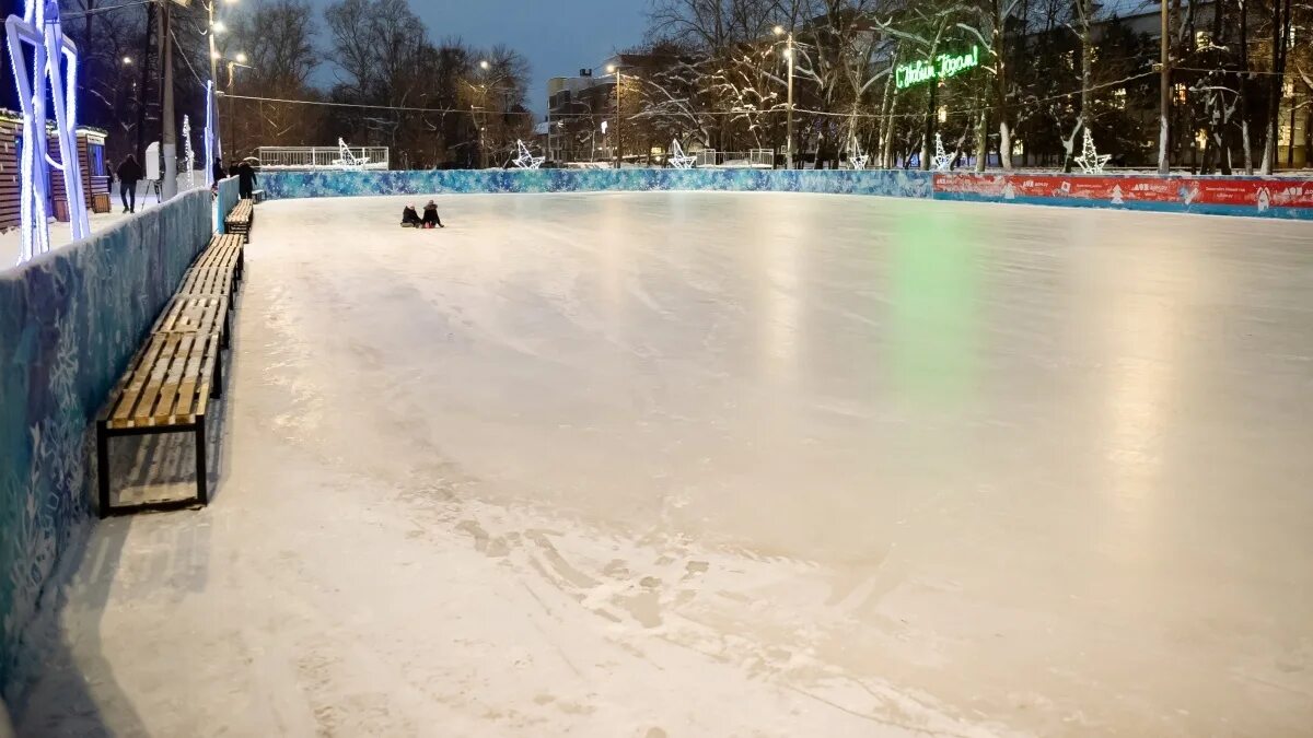 Каток в Гагаринском парке Киров. Каток Пятигорск парк Кирова. Парк Гагарина Киров каток. Гагаринский парк Киров каток. Каток киров цена