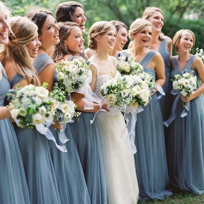 Какой цвет платья невесты. Цвет свадьбы. Платье подружки невесты. Свадебные цвета. Голубые платья для подружек невесты.