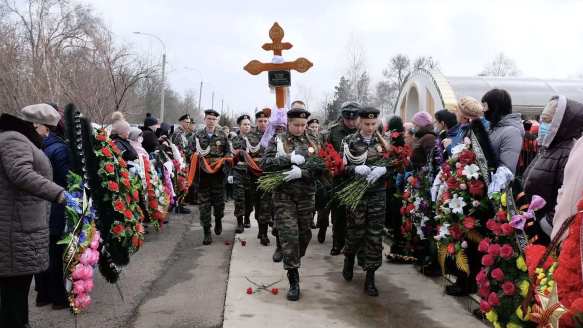 Гибнут пацаны. Простились с погибшим на Украине. Прощание с солдатом.