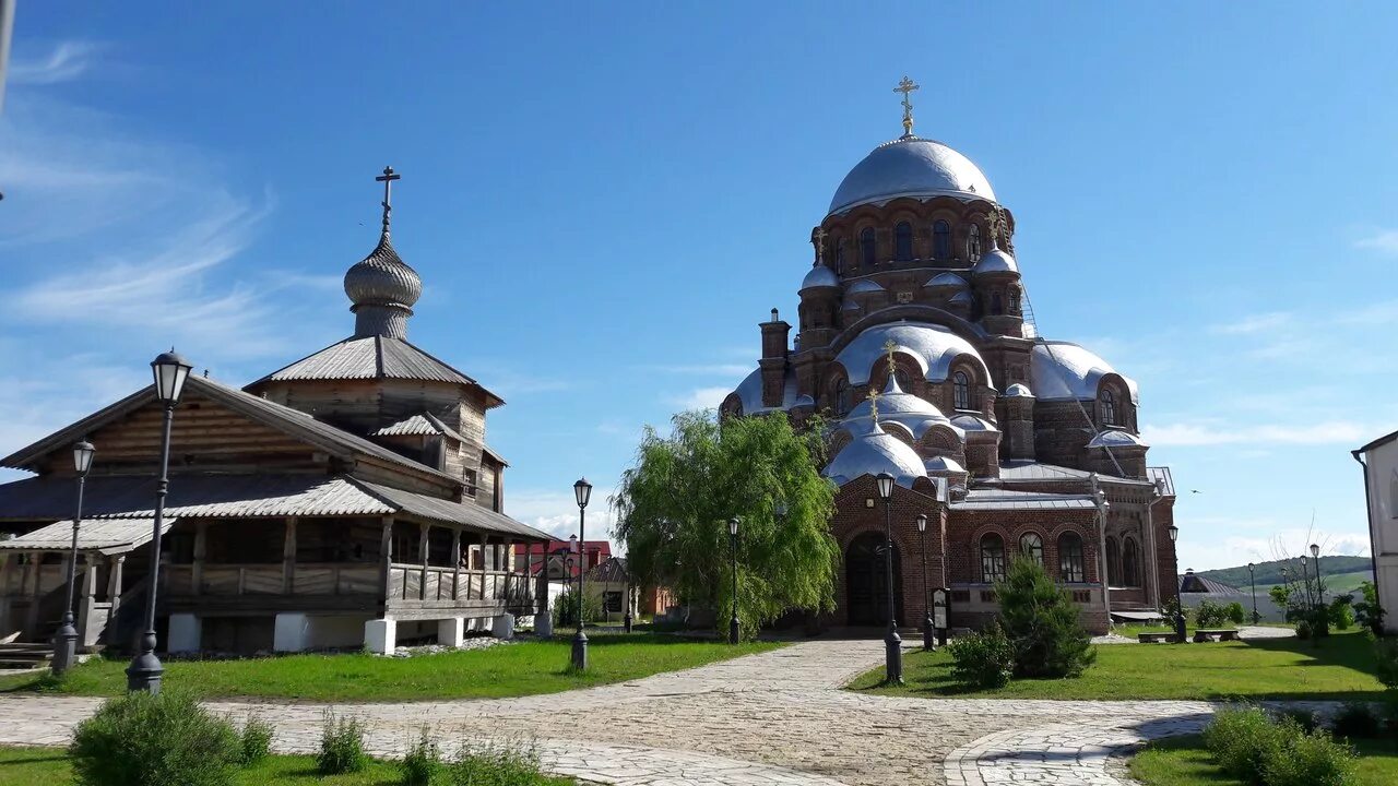Остров свияжск. Набережные челны свияжск. Остров в татарстане свияжск. Рождественская площадь свияжск. Остров свияжск в казани.