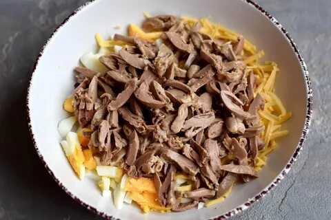 Салат сердцеедка с куриными сердечками