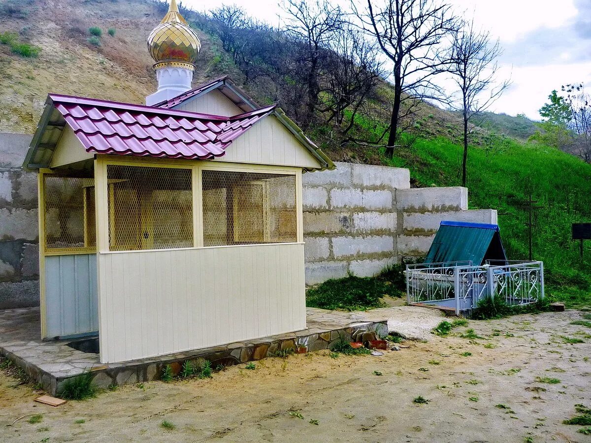 Родники волгоградской области. Источник Параскевы пятницы Городище Волгоград. Родник Параскева пятница Городище. Родник, Святой источник Параскевы пятницы. Святой источник Параскевы пятницы в Волгограде.