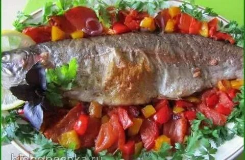 Форель в духовке целиком с овощами