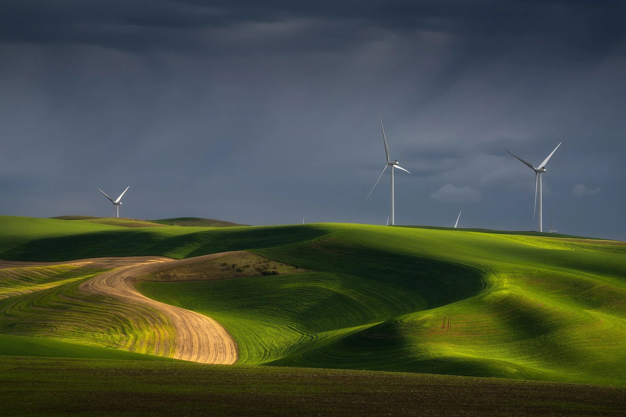 Холм Windmill Hill. Ветряки на Холме. Ветрогенератор. Ветряки в поле.