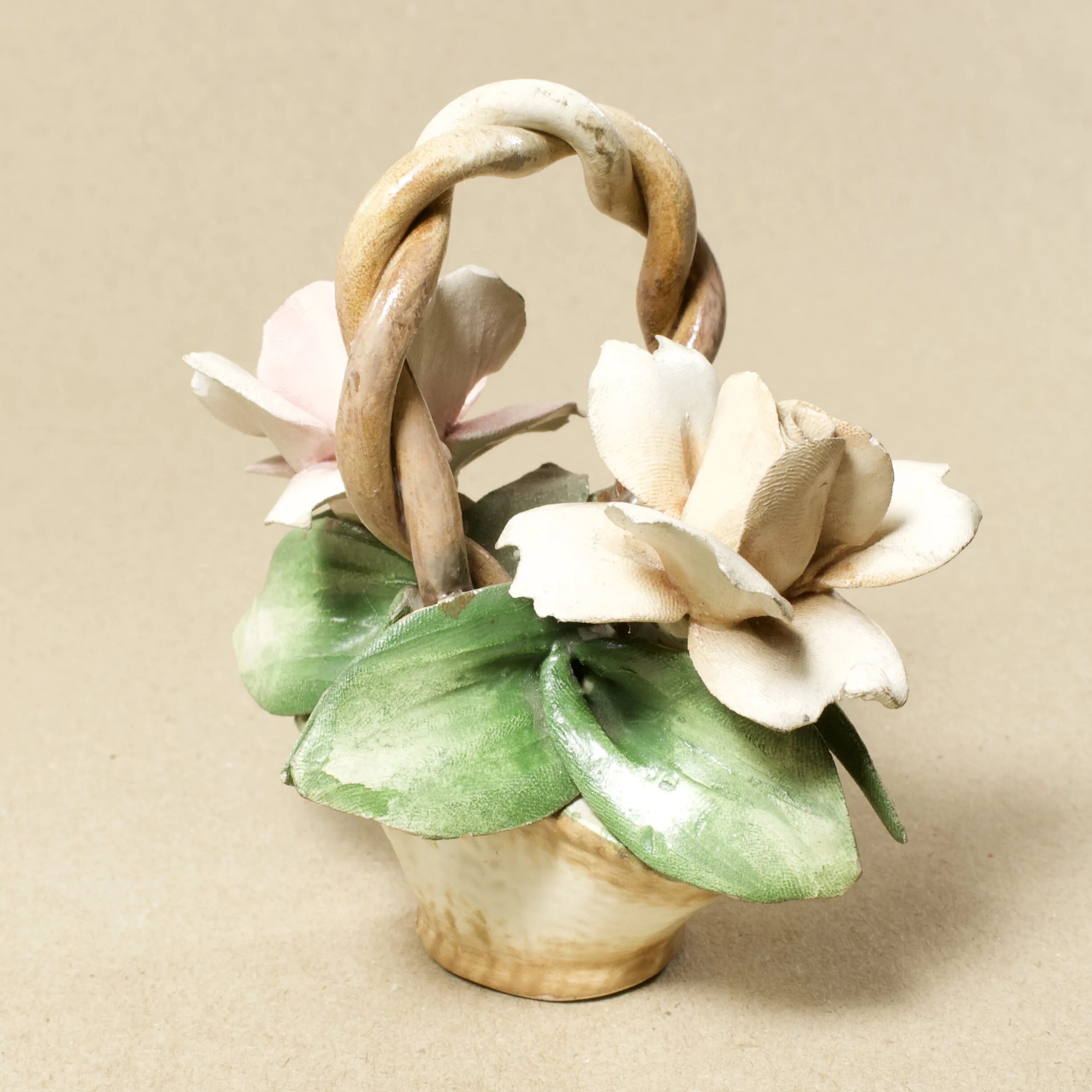 Цвет фарфора. Цвет фарфора. Фарфоровый букет. Цвет фарфора. Цветы на фарфоре.