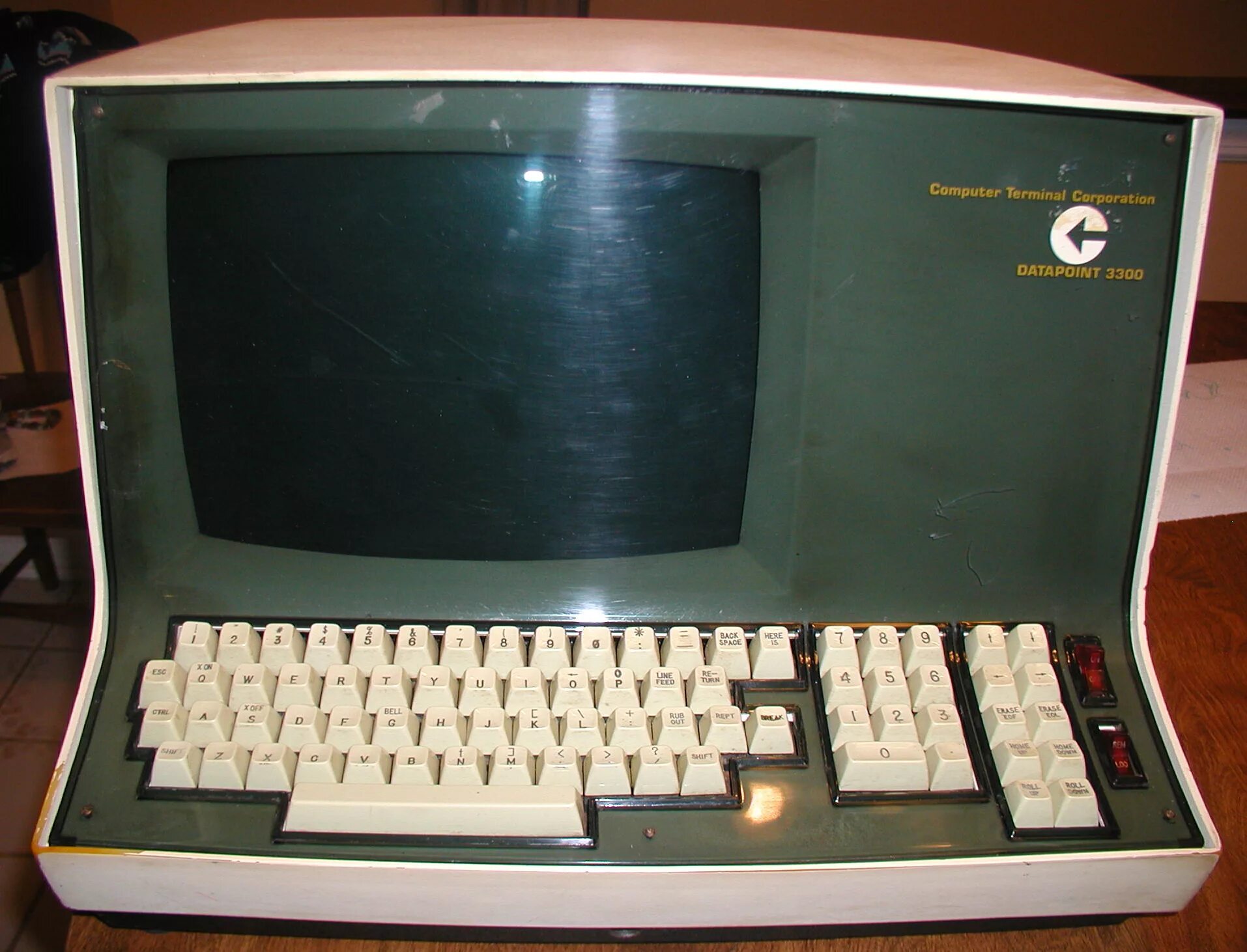 Point компьютеры. Datapoint 3300. datapoint 2200. intel 8008. datapoint 2200 компьютер.