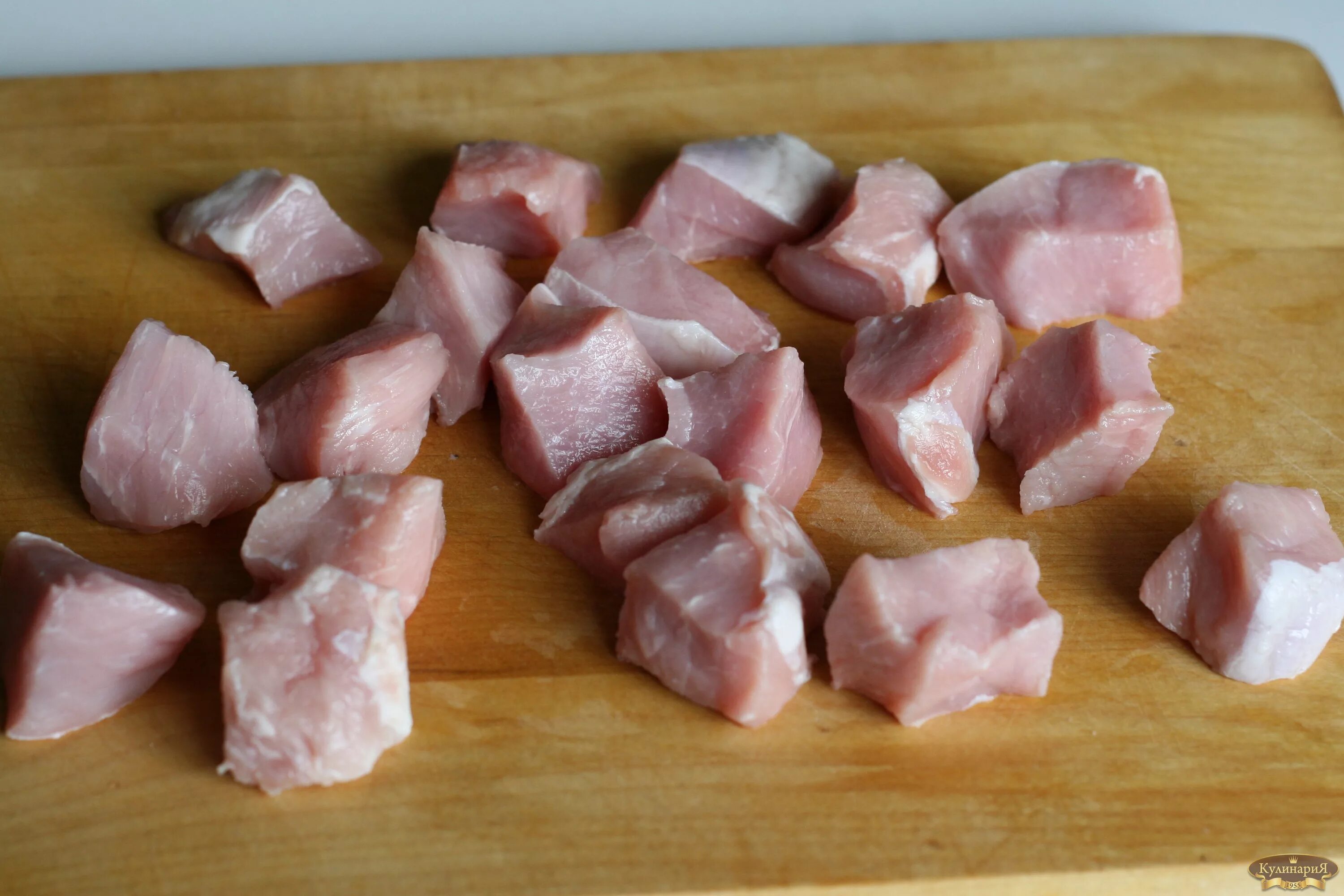 Сколько вариться свинина нарезанная кубиками. Сколько варится свинина кусочками для супа. Сколько варить свинину куском. Сколько варится свинина кусочками.
