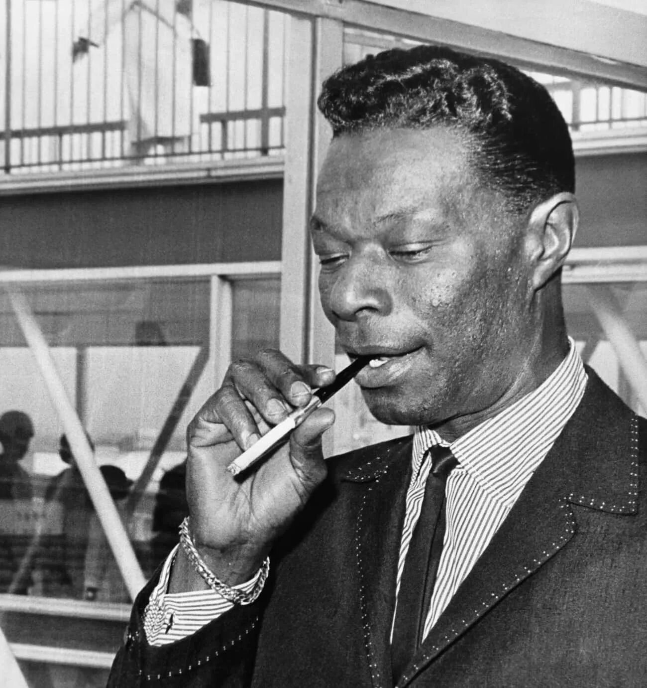 Кинг Коул. Нэт Кинг Ко́ул. Нэт Кинг Коул – тема. Nat King Cole died newspapers.