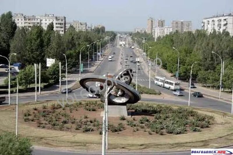 Волгодонск ростовская область население. Волгодонск центр города. Волгодонск ростовская область. Комсомольская улица волгодонск. Парк победы волгодонск.