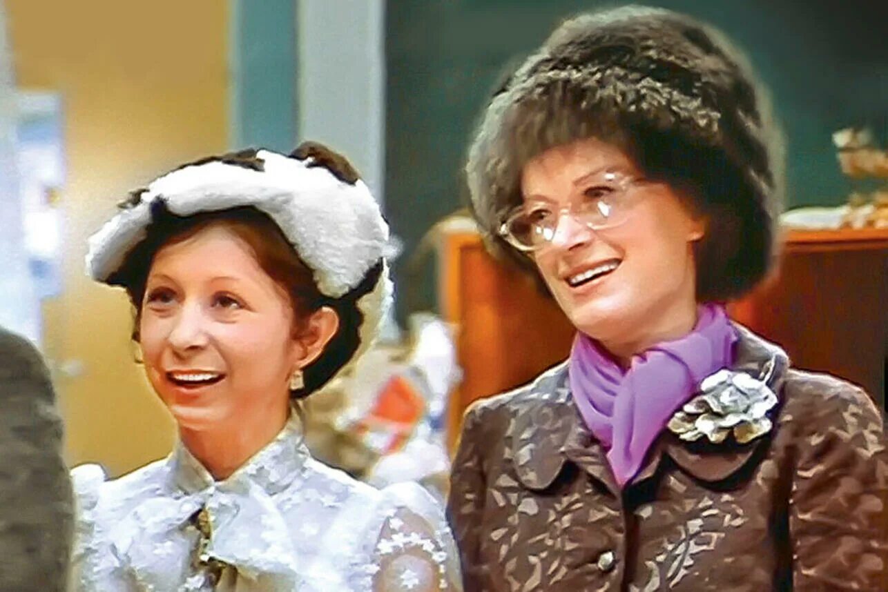 Талызина актриса ирония судьбы. Валентина талызина ирония судьбы. Валентина талызина в фильме ирония судьбы. Талызина в иронии судьбы. Валентина талызина ирония судьбы.