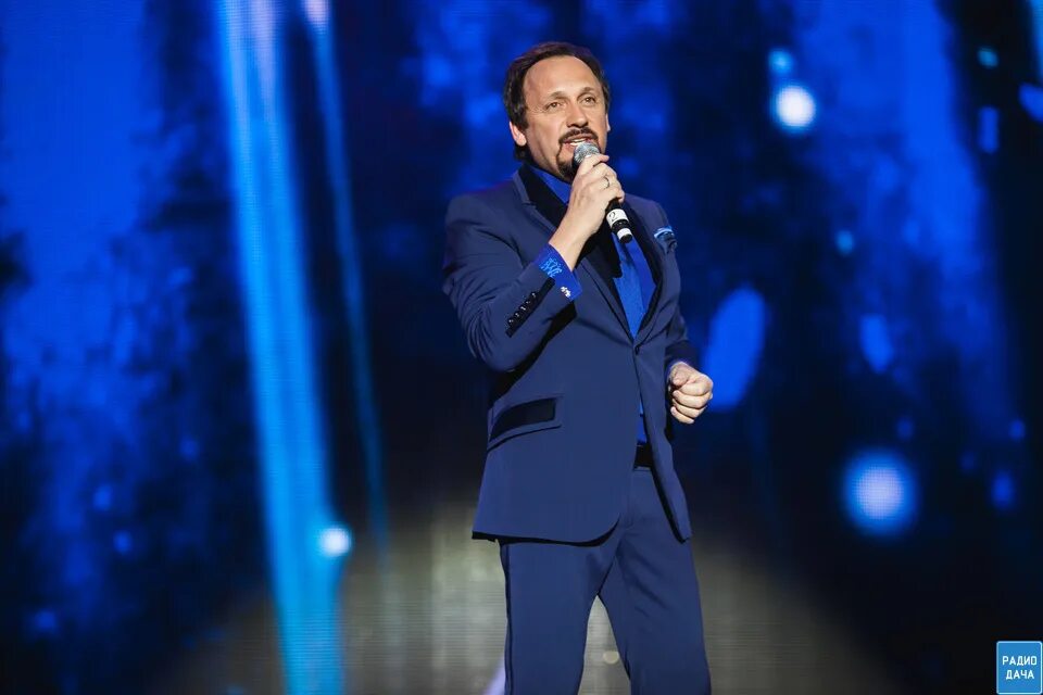 Елена север и стас михайлов. Стас михайлов 2020. Стас михайлов 2004. Стас михайлов с микрофоном. Стас михайлов 1998.