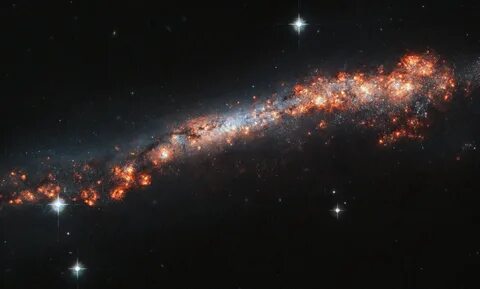 Image: Hubble traces a galaxy's outer reaches 