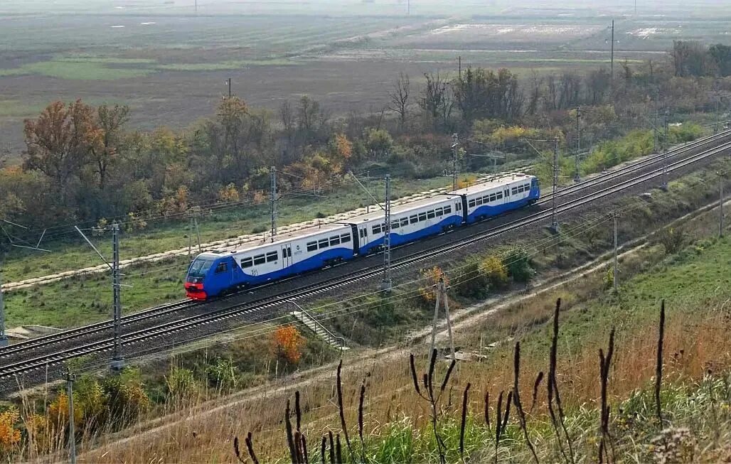 Керчь поезд. Станция Керчь Южная новый парк электрички. Электрички в Анапе. Электричка 6807/6808 Керчь Анапа. Как доехать анапу на электричке