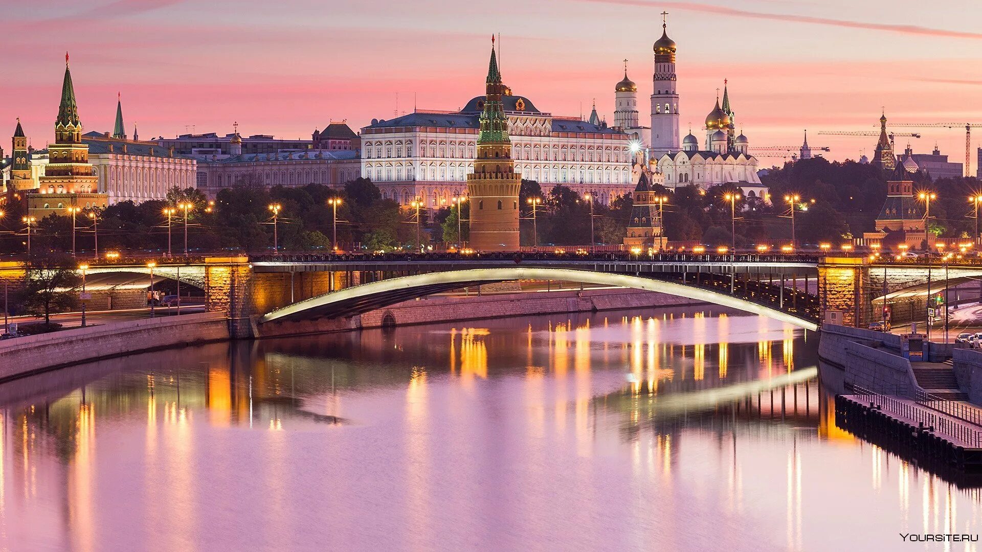 Кремлевский вид. Кремлин Москва. Московский Кремль. Московский Кремль Moscow Kremlin. Москва летом.