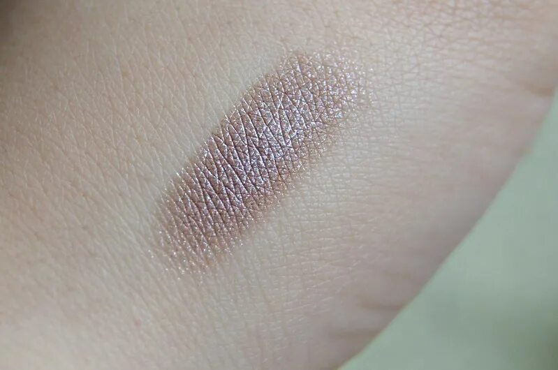 Kiko long lasting eyeshadow. Kiko Milano 05 Rosy Brown. Kiko Milano long lasting Eyeshadow Stick свотчи. Kiko Milano Stick Eyeshadow. Kiko Milano long lasting Eyeshadow Stick 19 Dark Brown свотч.