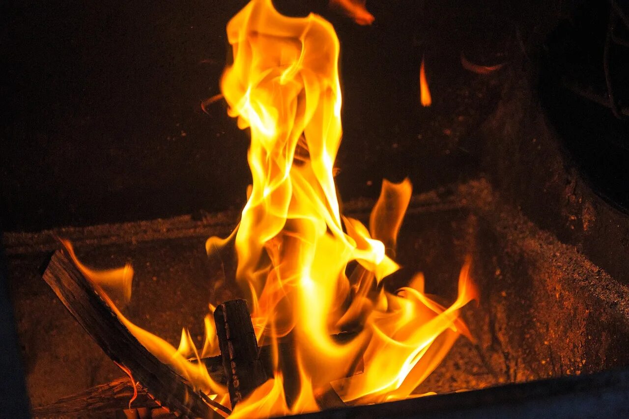 Светящиеся логотипы взрыв. Fire opening. Fire opening. Fire opening. Джефф уинкотт открытый огонь.