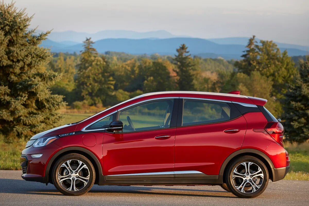 Шевроле Bolt. Chevrolet электромобиль Bolt. Электрокар Шевроле болт. Chevrolet Volt ev.