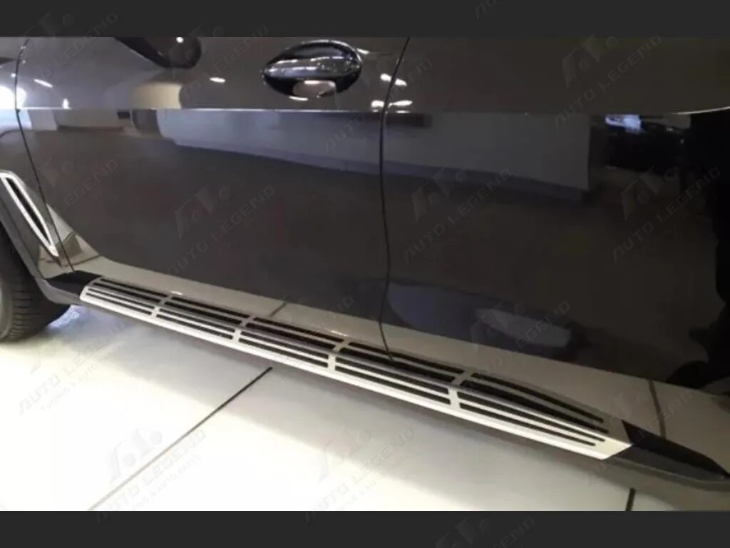 Пороги для bmw x7 g07. Пороги на бмв x5 g05. Порог бмв x7. Подножки под столешницу. Пороги для bmw x7 g07.
