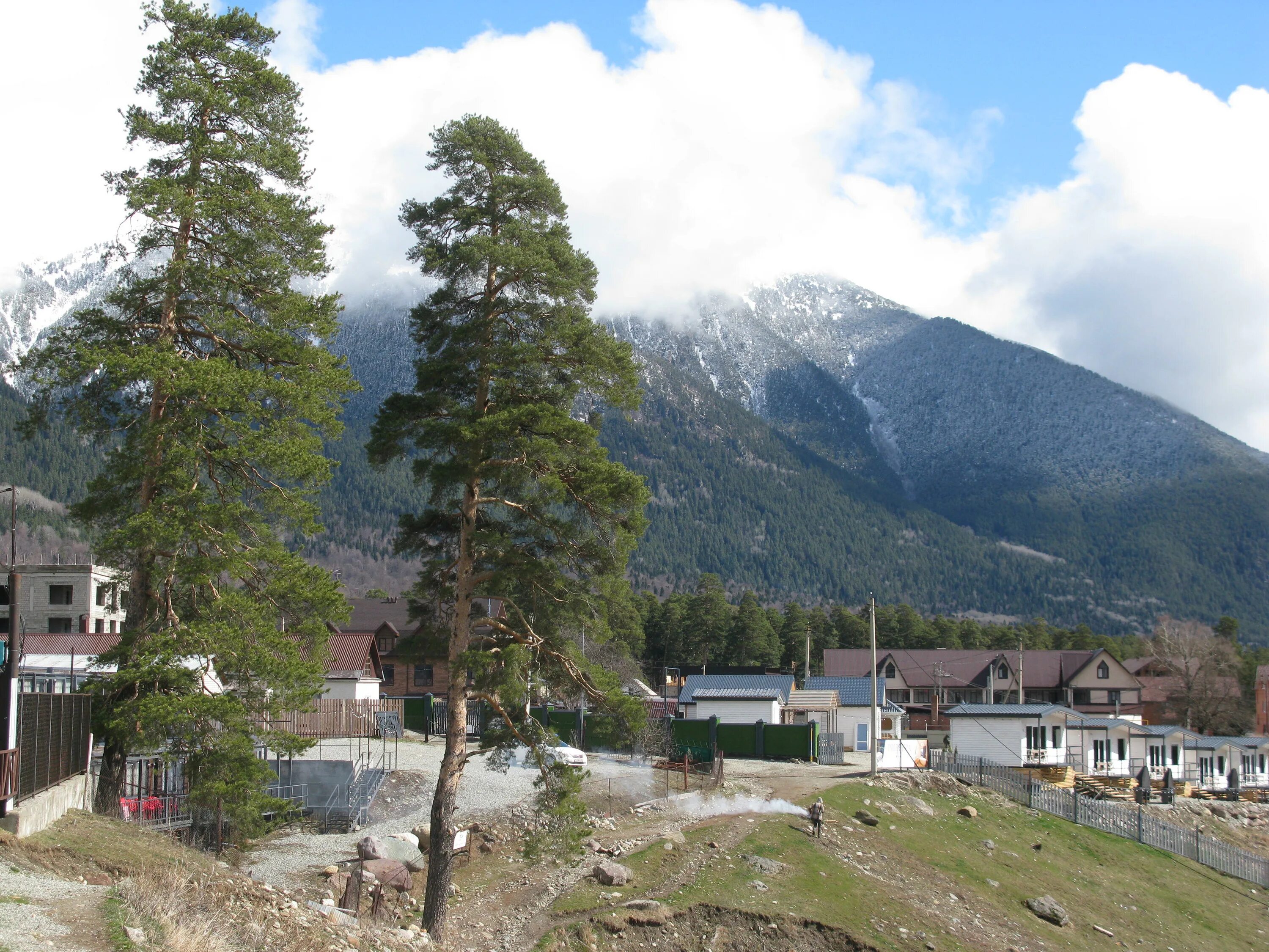 Улаган горный алтай. Пос горный хабаровский край. Посёлок гоорынй. Остров итуруп поселок буревестник. Остров итуруп поселок горный.
