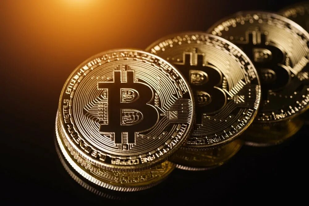 Биткоин два. Биткоин. фото биткоина. bitcoin монета. биткоин 2.