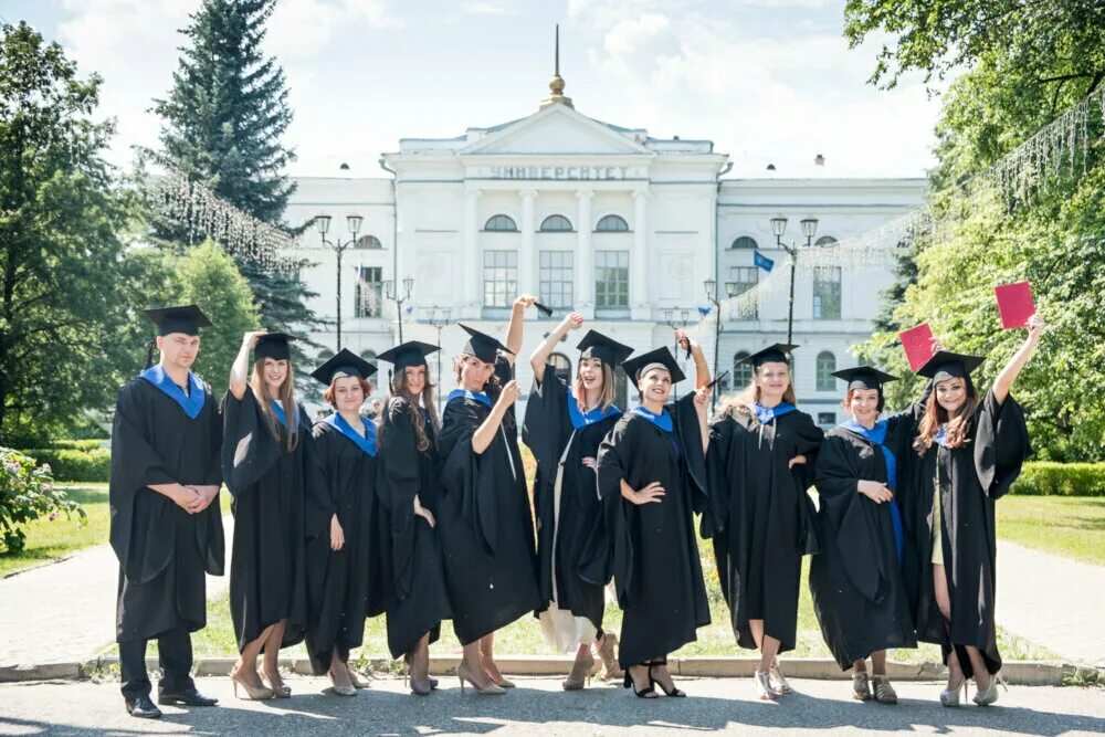 Вуз математика общество русский. ТГУ Томск студенты. Юридический Факультет ТГУ Томск. ТГУ ФИЯ Факультет. Нюи ТГУ Новосибирский юридический институт.