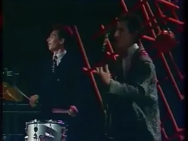 Обложка cd диска жанна агузарова и браво. Чёрный кот браво, жанна агузарова. Группа браво пластинка. Браво lp 1987 пластинка. Браво будь со мной.