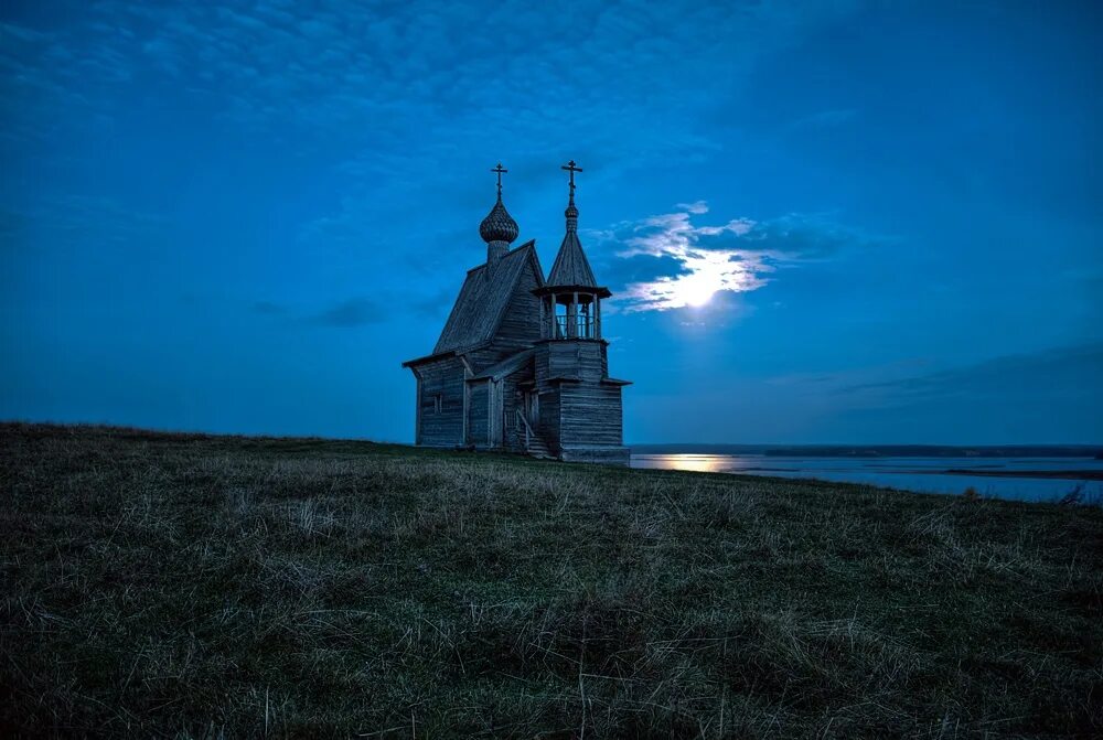 Огоньки церковь. Храм в тарховке. Огоньки церковь. Преображенская церковь в суздале в музее деревянного зодчества. Огоньки церковь.