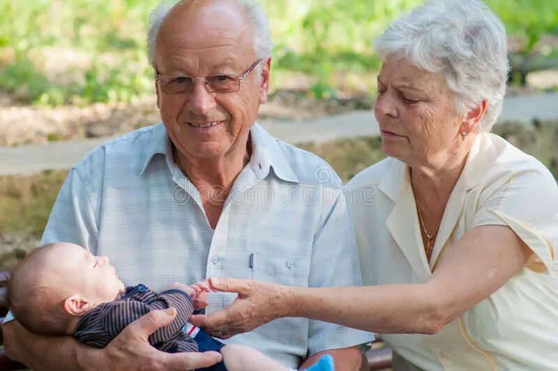 Дедушки и маленькие внучки. Grandmother and grandfather. Great-grandmother and great-grandfather. Grandfather grandmother Uzbekistan. Artsakh grandmother and grandfather.