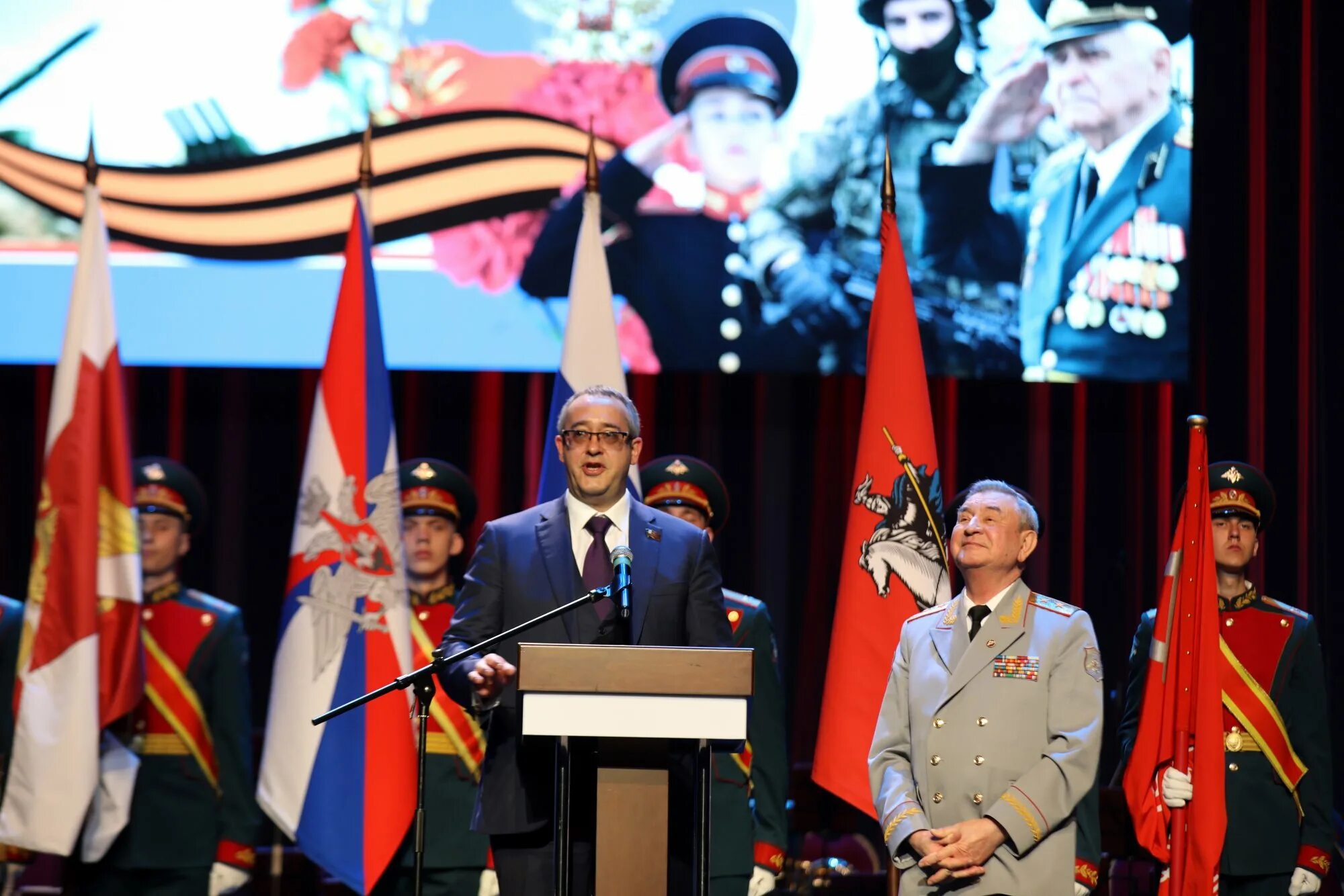 поколение защитника отечества. военная династия. защитники отечества фото. встреча трех поколений защитников отечества. поколение защитника отечества.