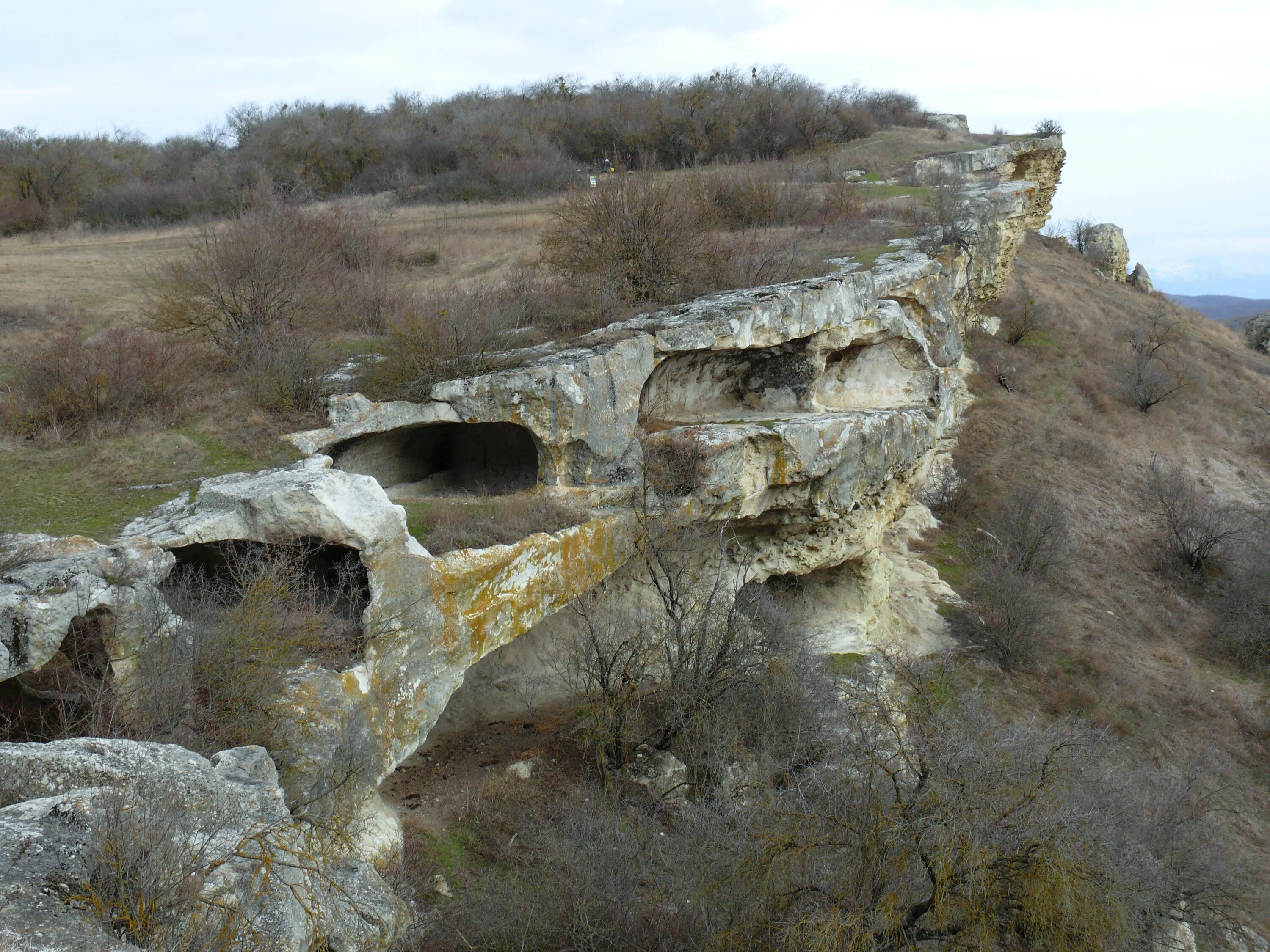 Бакла крым. Пещерный город Бакла. Бакла пещерный город в Крыму. Бакла Скалистое. Бакла Бахчисарайский район.